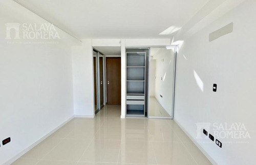 Imagen 13 de 25 de Venta Departamento En Playa Brava, Torre De Categoria, 2 Dormitorios Dependencia De Servicio