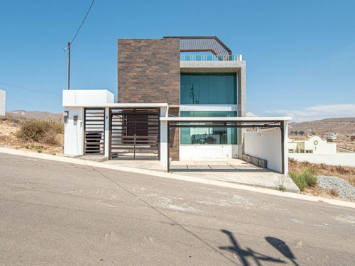 Casa En Venta Con Vista Panoramica Al Mar, En Valles Del Mar