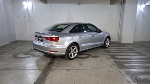 Audi A3 1.8 TFSI AMBIENTE S TRONIC