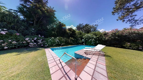 Chalet En Venta Zona Golf
