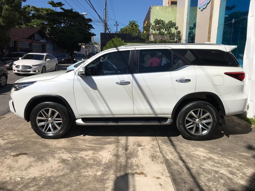 Toyota Hilux Sw4 2.8 Srx 4x4 7 Lugares 16v Turbo