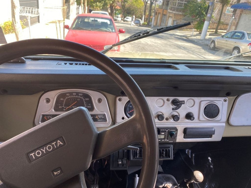 Imagem 9 de 12 de Toyota Bandeirante