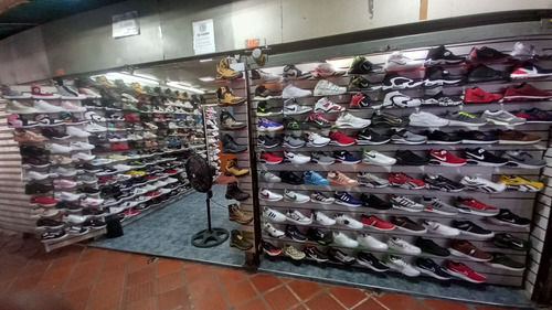 Imagen 4 de 4 de Local Comercial En C.c. Mi Viejo Mercado, Av. Carabobo Cruce Con Calle Girardot, En Pleno Centro De Valencia. (gll-178)