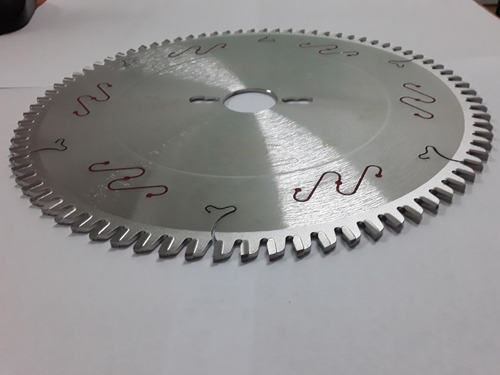 Imagen 3 de 7 de Disco De Sierra Circular Melamina 250mm 80d Freud Lu3f-0200