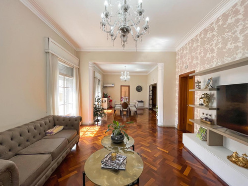 Piso Exclusivo De 5 Dormitorios Con 3 Baños Y Cochera