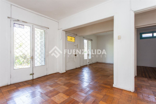 Hermosa Casa En Venta De 4 Dorm 3 Baños. En Ñuñoa.