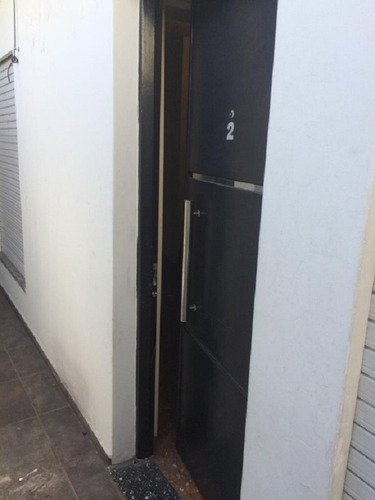 Imagen 9 de 30 de Permuta - Block De Departamentos + Locales Comerciales A La Venta - Moron