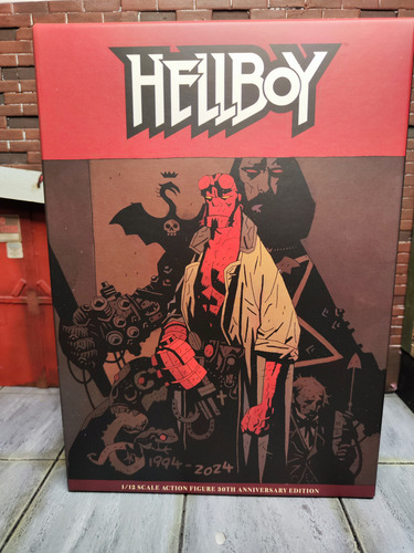 1000toys Hellboy Action Figure 30th Anniversary Edition (Usado)