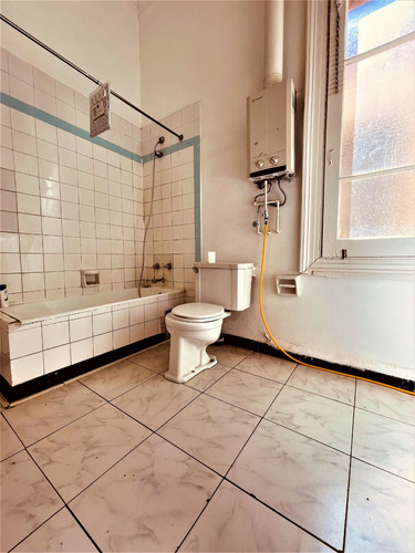 Vendo Amplia Casona Ubicada En Lautaro Rosas( Cerro Alegre )