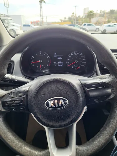 Kia Rio 1.6 L Sedan At