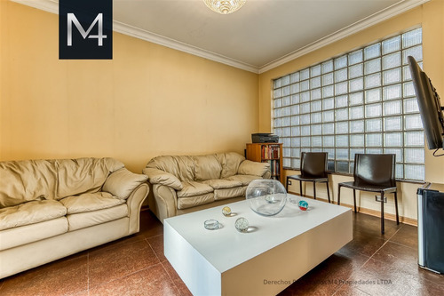 Casa En Venta De 4 Dorm. En Ñuñoa