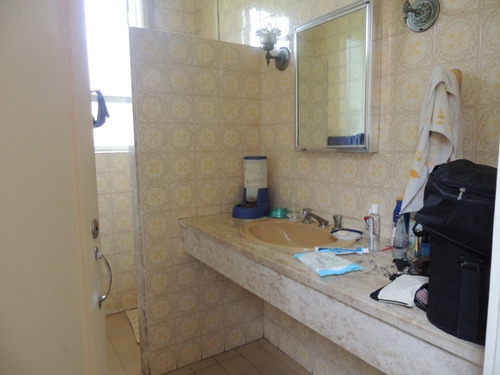 Imagem 24 de 30 de Casa Térrea Com Amplo Jardim. - Reo253991