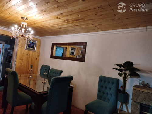 Casa En Venta De 5 Dorm. En Cerro Navia