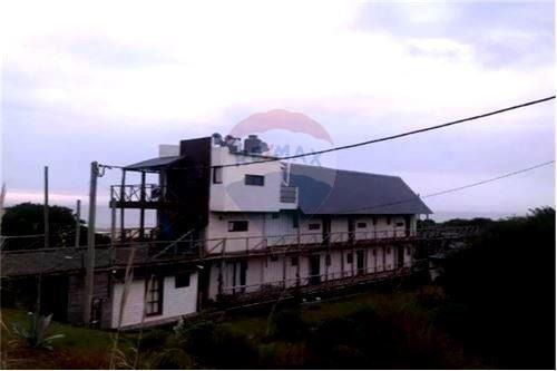 Se Vende Complejo De Cabañas En Punta Del Diablo