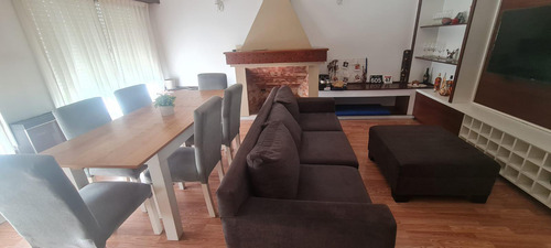 Casa En Venta - 2 Dormitorios 2 Baños - 546mts2 - Castelar