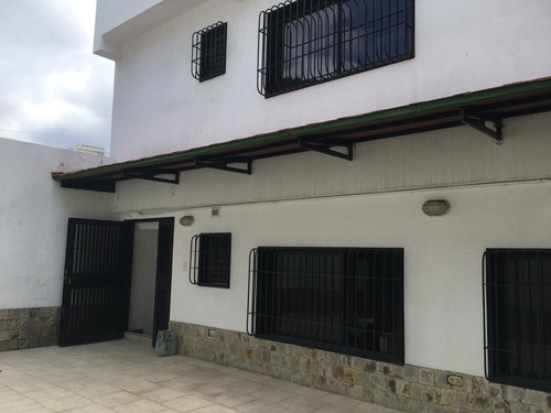 Destacado Inmueble En Venta, Los Rosales