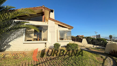 Casa En Gabriela Mistral Con Potencial Comercial