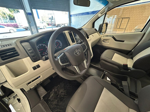Toyota Hiace 2.8 Tdi Commuter 6at 14a