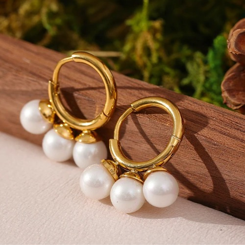 Aros Zarcillos Triple Perla Acero Inoxidable Bañado En Oro