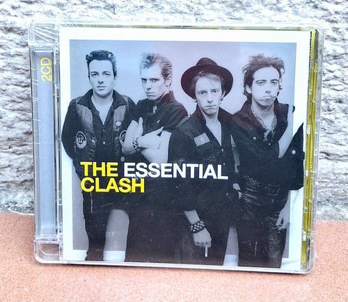 The Clash (essential 2cd Nuevo) Ramones, U2, The Cure.