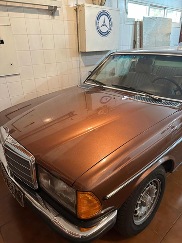 Mercedes-benz 230 Ce. W123