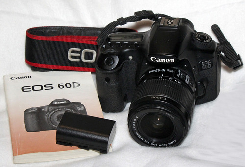  Canon Eos 60d + Lente 18 55mm Exelente