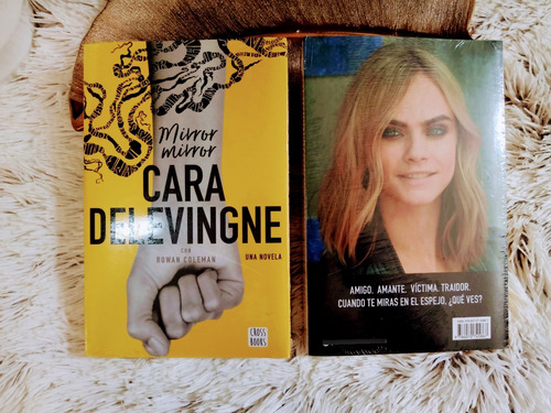 Libro Mirror, Mirror: Una Novela. Delevingne, Cara.