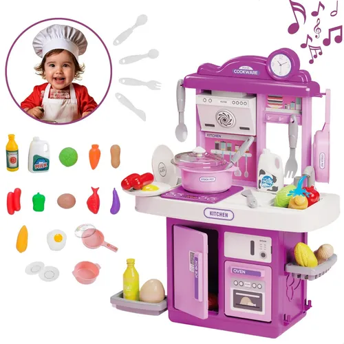 Kit completo de mini cozinha infantil na cor roxa com acessórios de brinquedo e uma criança vestida de chef ao lado