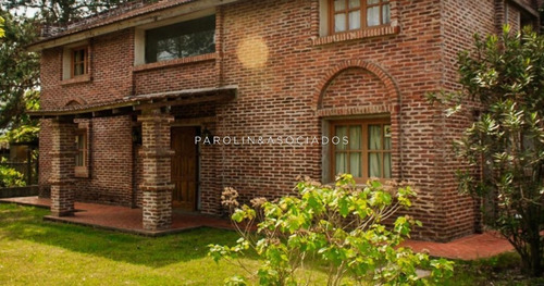 Casa En Venta Y Alquiler De 5 Dormitorios En Punta Del Este - Ref: 3816