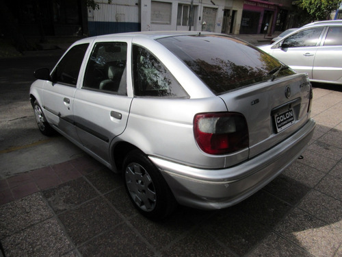 Volkswagen Pointer 1.8 Gli