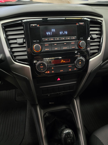Mitsubishi L200 2.4 Cd Glx 4X2 Mt