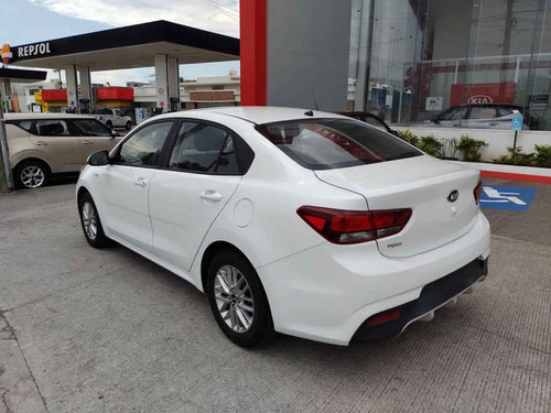 Imagen 3 de 15 de Kia Kia Rio Sedan 2018 4p Lx, Tm6, Ve, Ra-15