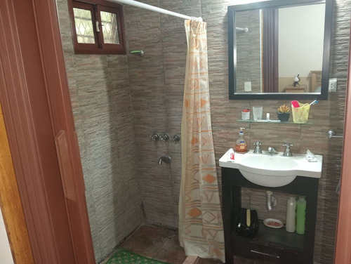 Venta Casa Sobre Peron Amplio Lote C Pileta Y Mueb