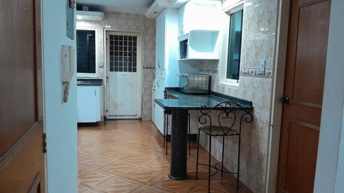 Se Vende Amplia Casa En Naguanagua Quintas Del Norte