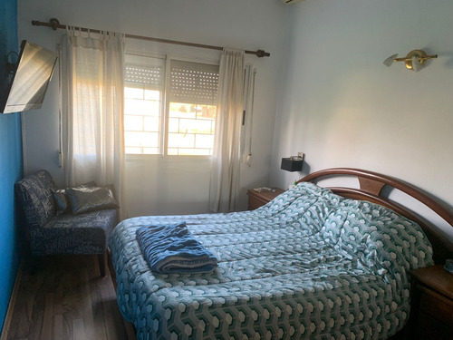 Se Vende Casa, 3 Dormitorios, Con Amplio Terreno, A 1 Cuadra De La Playa, En Lomas De Solymar. Ciudad De La Costa.