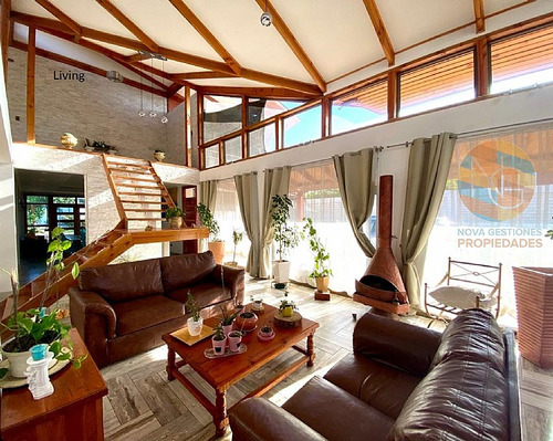 Casa En La Florida, 1000 M2 De Terreno, 350 M2 Construidos.