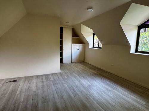 Casa De 4d 4b 346 M2 Calle Simón González 8868 La Reina.