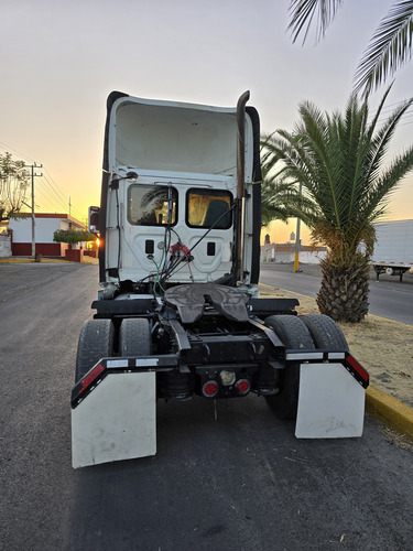 Excelente Tractocamion Mulita Freightliner Cascadia Evolució