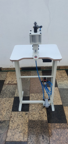 Máquina De Furar E Aplicar Ilhós Pneumática P10