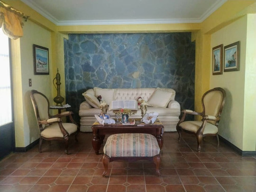 Imagen 2 de 14 de Casa De Tres Pisos En Urb San Juan La Suiza San Antonio De Los Altos