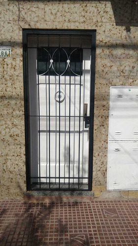 Imagen 2 de 2 de Hacemos Rejas Y Puertas Rejas A Medias!!!
