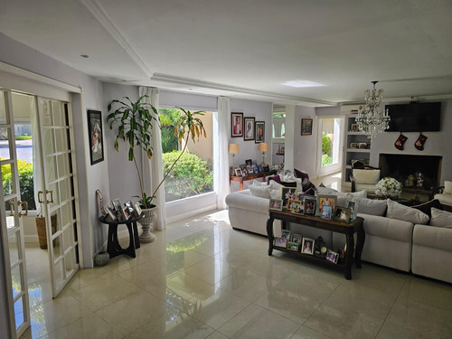 Venta Casa 500 M2, 5 Dormitorios, Piscina, Lavadero, Barrio Cerrado, San Rafael