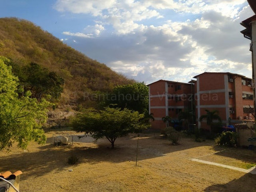 Cf Hermoso Apartamento En Clima De Montaña A La Venta En Urb. San De Turmero!! Listing 23-26276