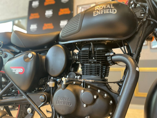 Imagen 12 de 25 de Royal Enfield Classic 350 Dark Stealth Black