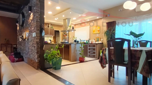 Chalet De 7 Ambientes En Lomas De Zamora