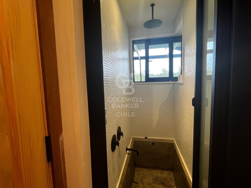 Moderna Casa En Prestigioso Condominio