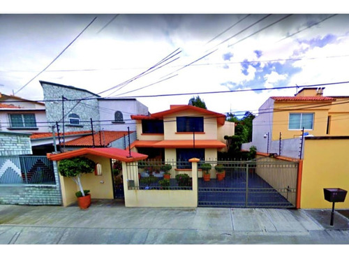 Casa En Venta , Calle Flamingos, Colonia  Las Arboledas, Atizapán. Estado De Mexico