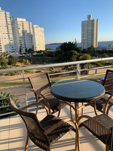 Imagen 2 de 13 de Apartamento Parada 18 De La Mansa Con Vista Al Mar, Excelente Ubicacion