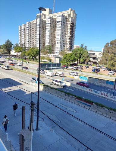 Ágora Alquila Precioso Monoambiente Al Frente Próx Clínicas, Ucu, Médica. Luminoso Y Excelente Ubicación. Barbacoa