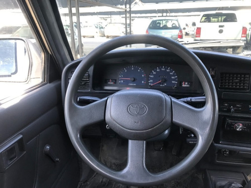 Imagen 9 de 11 de Toyota Hilux 4x2 Dx 3.0 D Año 2004 Color Gris - Tute Cars W